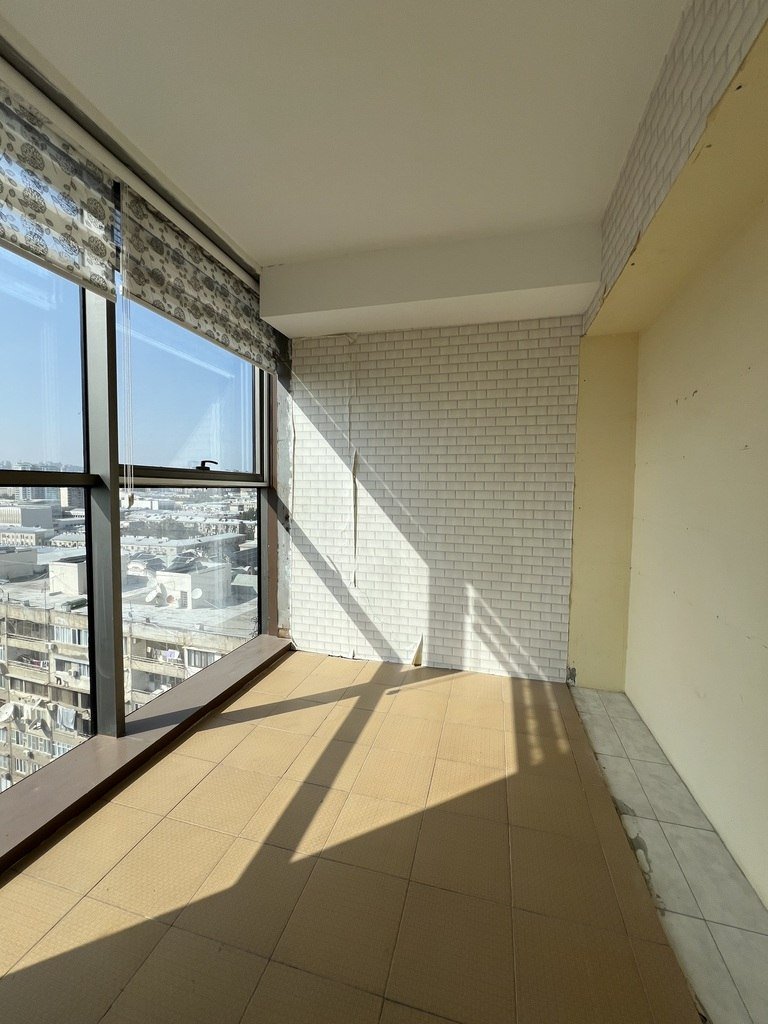 290 m<sup>2</sup> ofis icarəyə verilir, 28 May m.-16