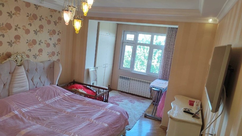 Satılır 4 otaqlı köhnə tikili, 100 m², Neftçilər m.-1