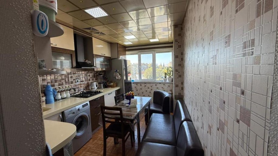 Satılır 3 otaqlı köhnə tikili, 120 m², Avtovağzal m.-11