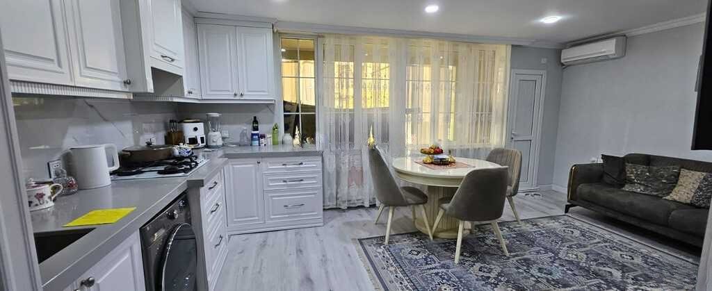 Satılır 3 otaqlı köhnə tikili, 120 m², Yasamal-1