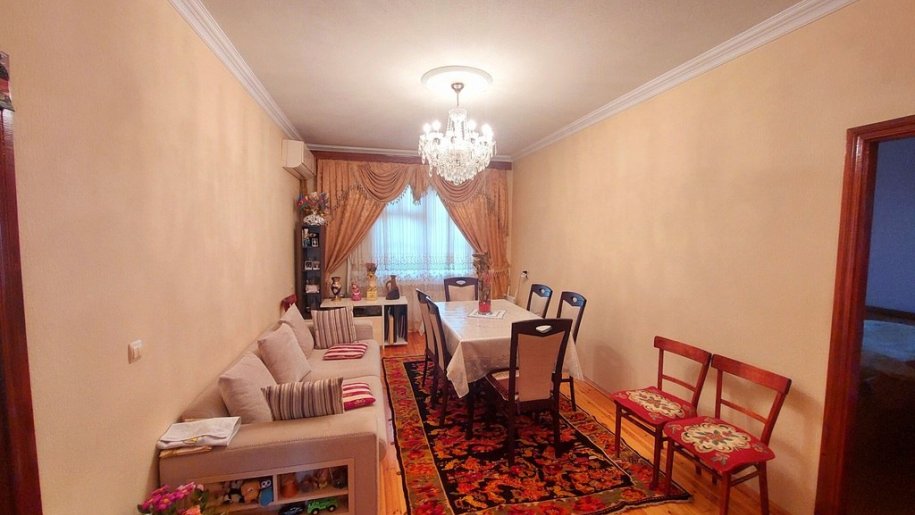 Satılır 4 otaqlı köhnə tikili, 101 m², Azadlıq Prospekti m.-1