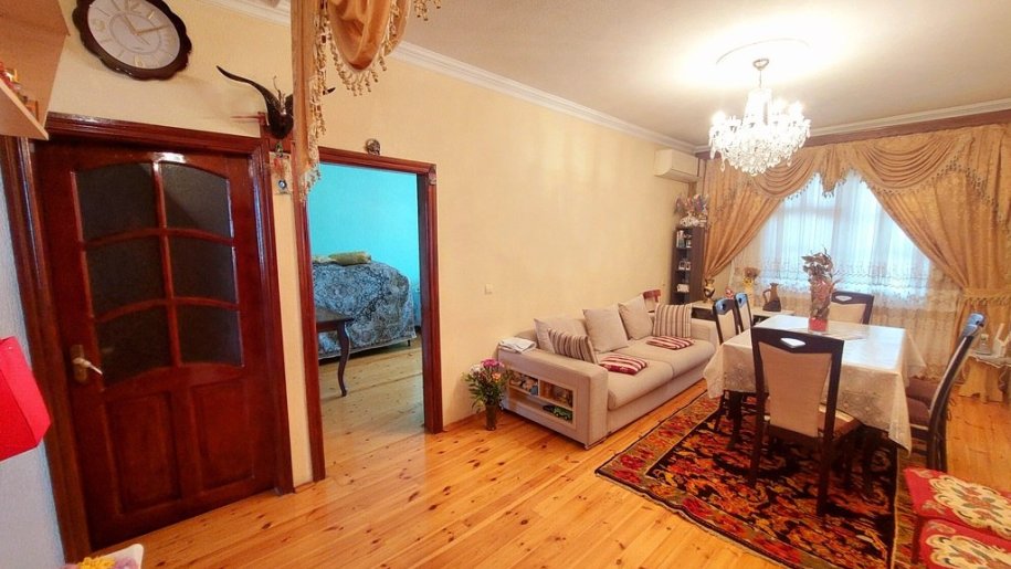 Satılır 4 otaqlı köhnə tikili, 101 m², Azadlıq Prospekti m.-3