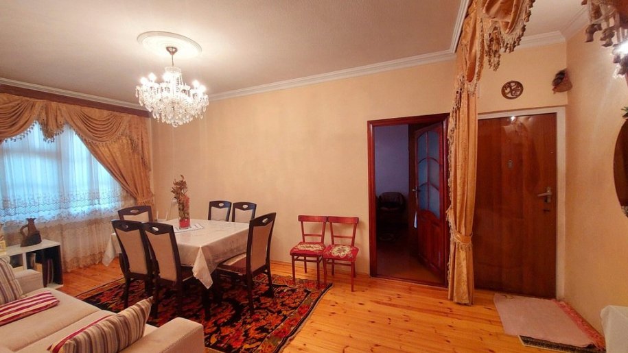 Satılır 4 otaqlı köhnə tikili, 101 m², Azadlıq Prospekti m.-4