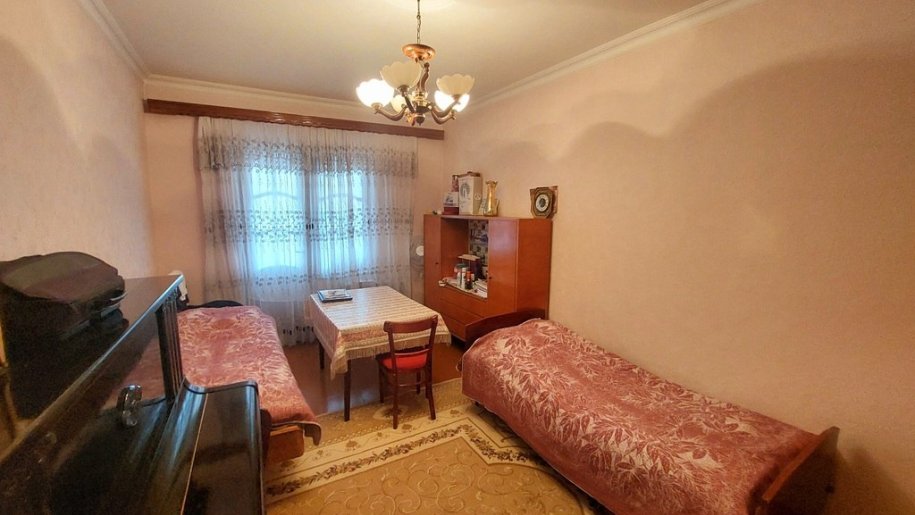 Satılır 4 otaqlı köhnə tikili, 101 m², Azadlıq Prospekti m.-5