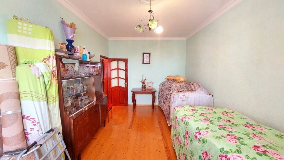 Satılır 4 otaqlı köhnə tikili, 101 m², Azadlıq Prospekti m.-6