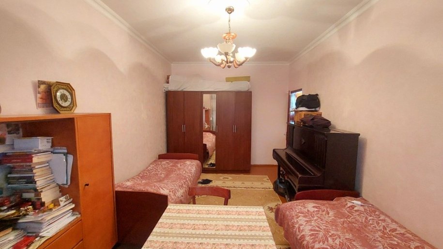 Satılır 4 otaqlı köhnə tikili, 101 m², Azadlıq Prospekti m.-7