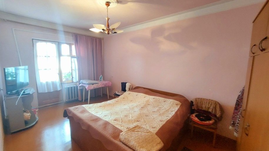 Satılır 4 otaqlı köhnə tikili, 101 m², Azadlıq Prospekti m.-8