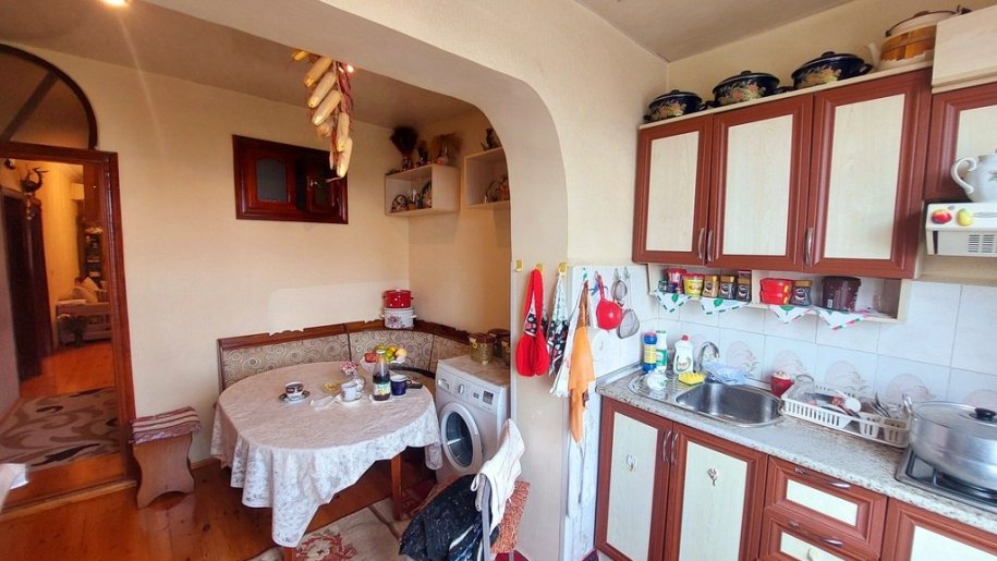 Satılır 4 otaqlı köhnə tikili, 101 m², Azadlıq Prospekti m.-12