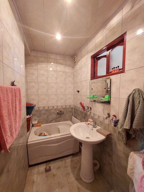 Satılır 4 otaqlı köhnə tikili, 101 m², Azadlıq Prospekti m.-14