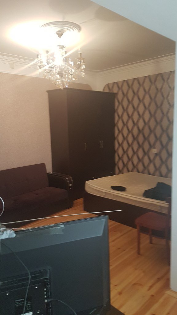 Satılır 1 otaqlı köhnə tikili, 45 m², Azadlıq Prospekti m.-4