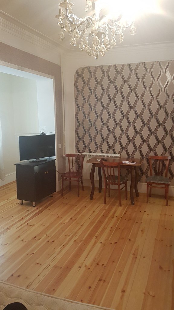 Satılır 1 otaqlı köhnə tikili, 45 m², Azadlıq Prospekti m.-6