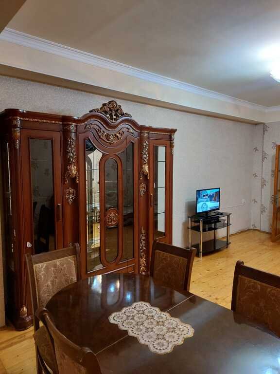 Kirayə verilir 2 otaqlı yeni tikili, 70 m², Neftçilər m.-2