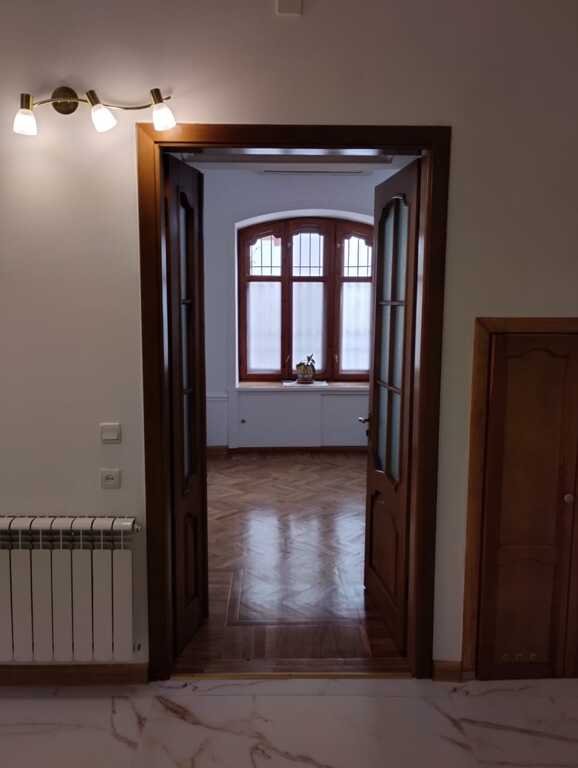 110 m<sup>2</sup> ofis icarəyə verilir, Nizami m.-4