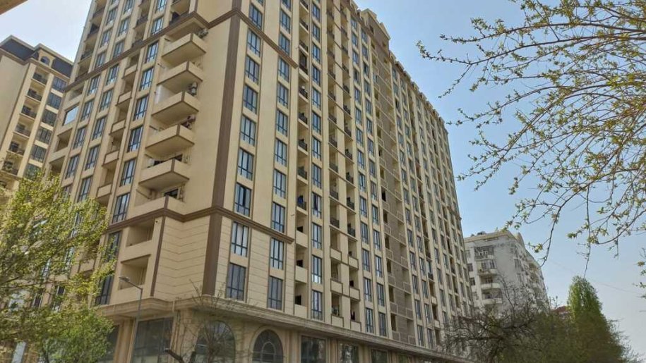 Satılır 4 otaqlı yeni tikili, 140 m², Azadlıq Prospekti m.-1