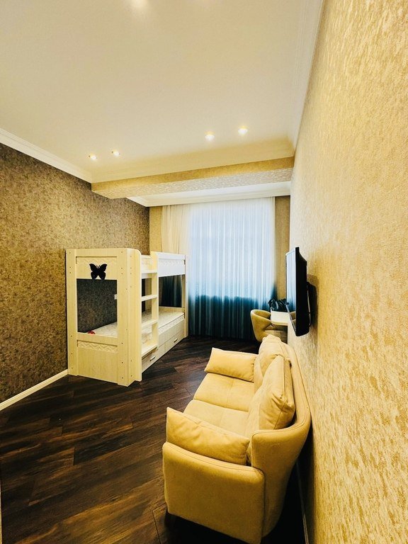Satılır 4 otaqlı yeni tikili, 133 m², Qara Qarayev m.-9