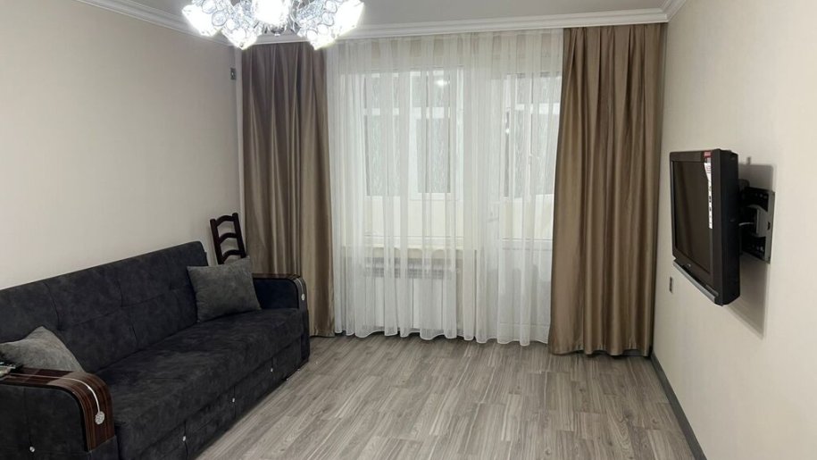 Kirayə verilir 1 otaqlı köhnə tikili, 33 m², İnşaatçılar m.-4