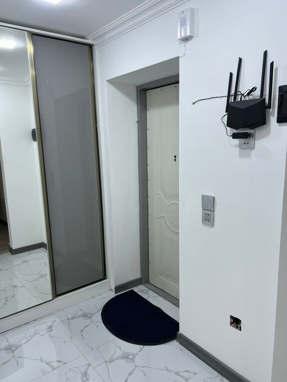 Kirayə verilir 1 otaqlı köhnə tikili, 33 m², İnşaatçılar m.-7
