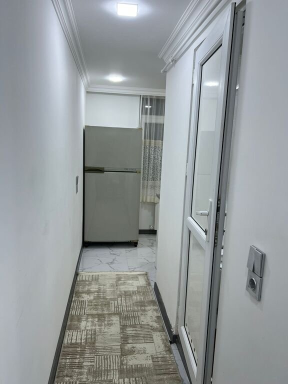 Kirayə verilir 1 otaqlı köhnə tikili, 33 m², İnşaatçılar m.-9