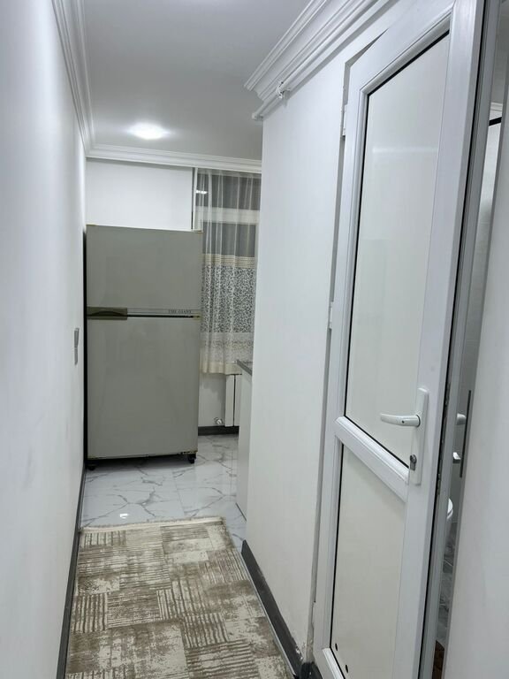 Kirayə verilir 1 otaqlı köhnə tikili, 33 m², İnşaatçılar m.-11