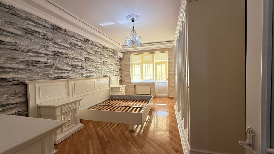 Satılır 3 otaqlı yeni tikili, 177 m², Nizami m.-11