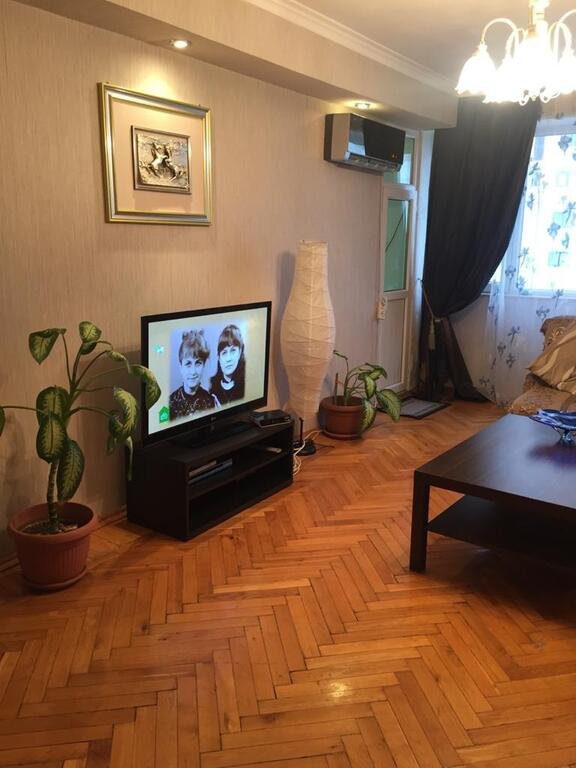 Kirayə verilir 2 otaqlı köhnə tikili, 60 m², 28 May m.-3