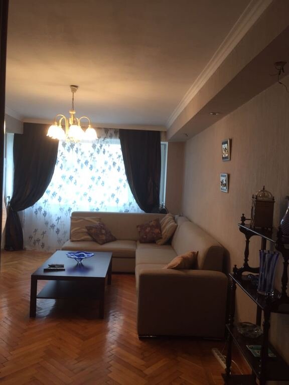 Kirayə verilir 2 otaqlı köhnə tikili, 60 m², 28 May m.-6