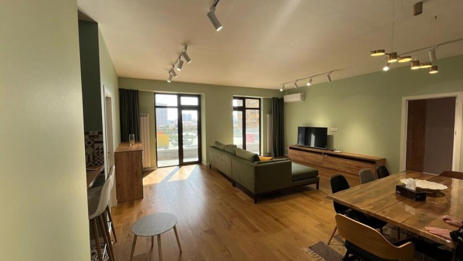 Kirayə verilir 4 otaqlı yeni tikili, 140 m², 8 noyabr-5