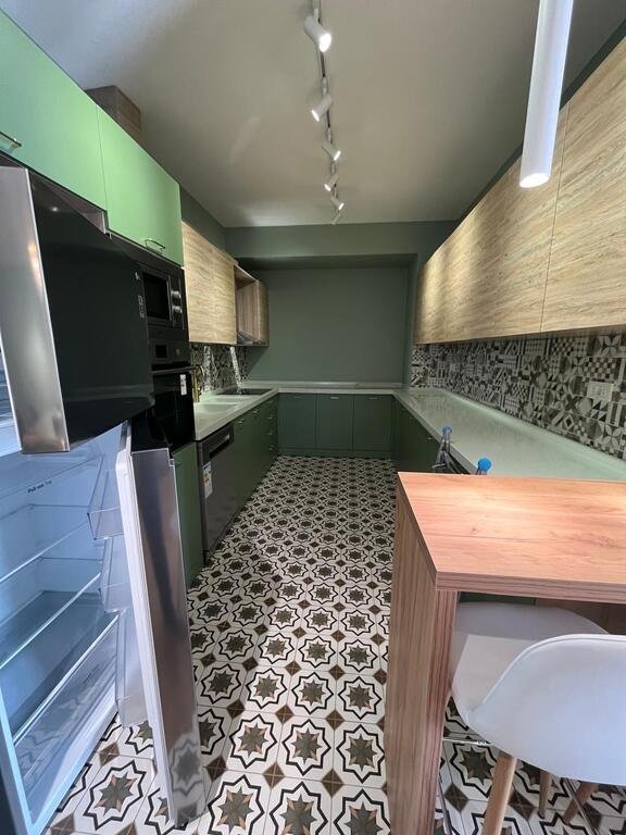 Kirayə verilir 4 otaqlı yeni tikili, 140 m², 8 noyabr-6