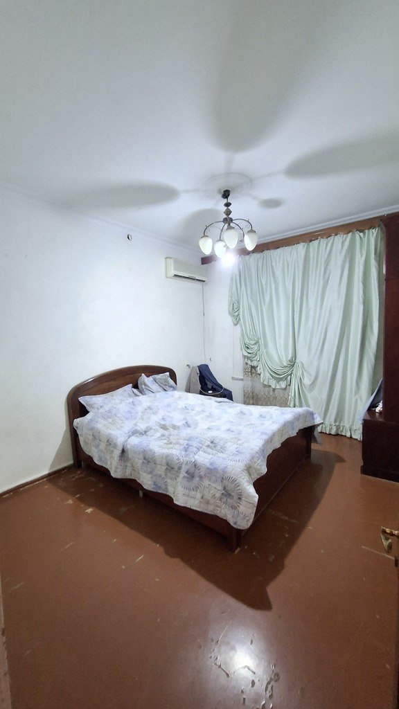 Satılır 5 otaqlı köhnə tikili, 130 m², Azadlıq Prospekti m.-8