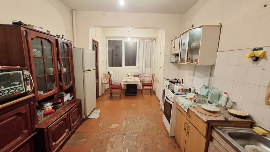 Satılır 5 otaqlı köhnə tikili, 130 m², Azadlıq Prospekti m.-15