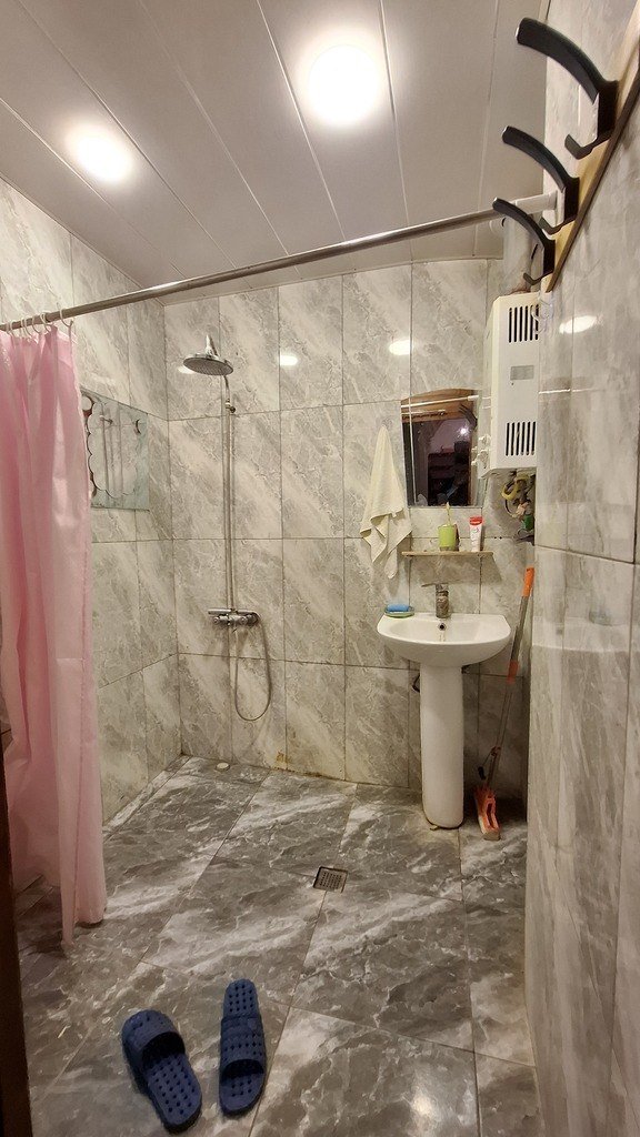 Satılır 5 otaqlı köhnə tikili, 130 m², Azadlıq Prospekti m.-18