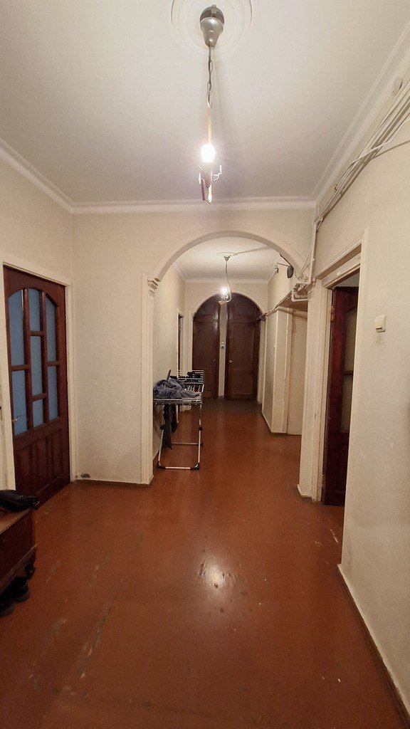 Satılır 5 otaqlı köhnə tikili, 130 m², Azadlıq Prospekti m.-21