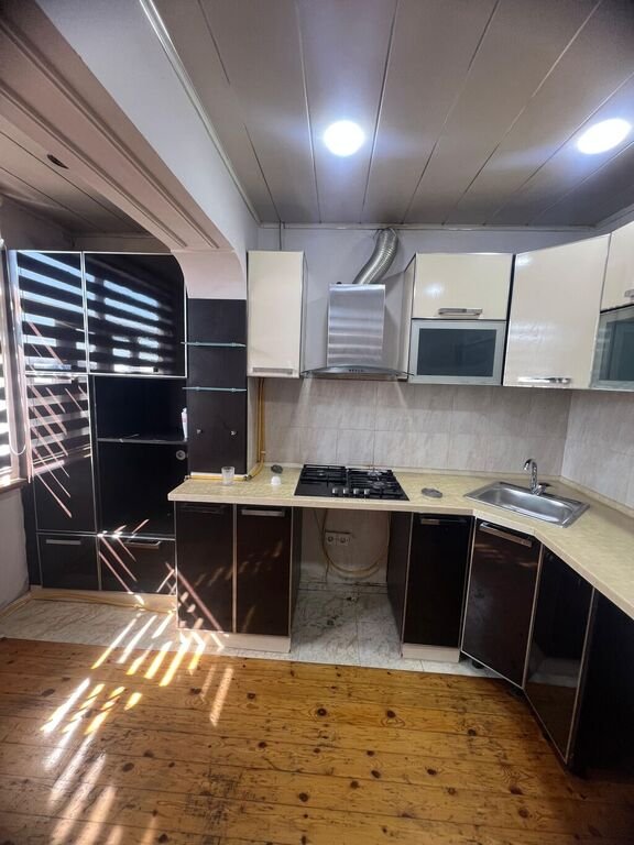 Kirayə verilir 2 otaqlı köhnə tikili, 88 m², Memar Əcəmi m.-4