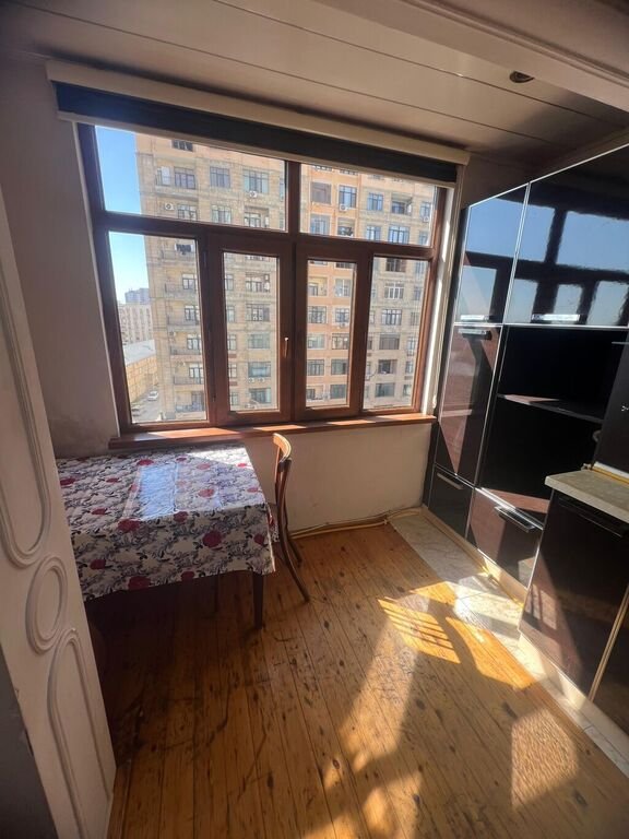 Kirayə verilir 2 otaqlı köhnə tikili, 88 m², Memar Əcəmi m.-11