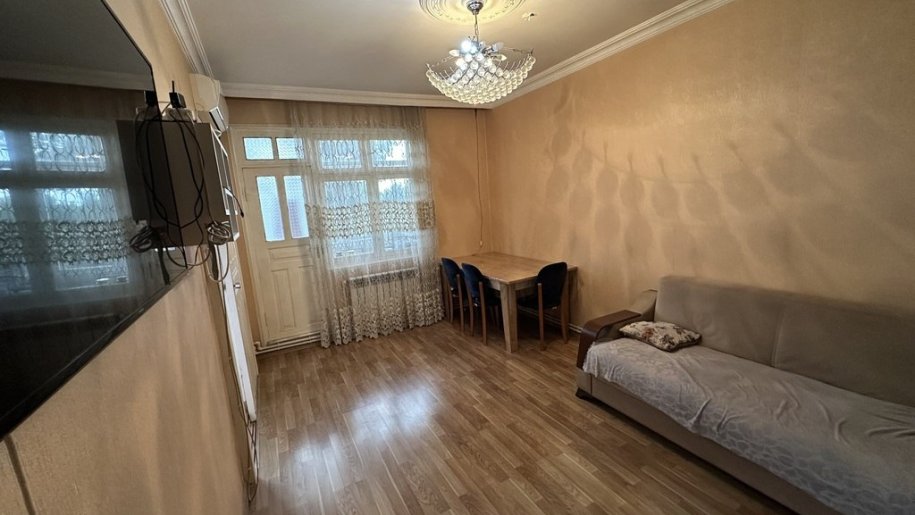 Kirayə verilir 3 otaqlı köhnə tikili, 65 m², Memar Əcəmi m.-8