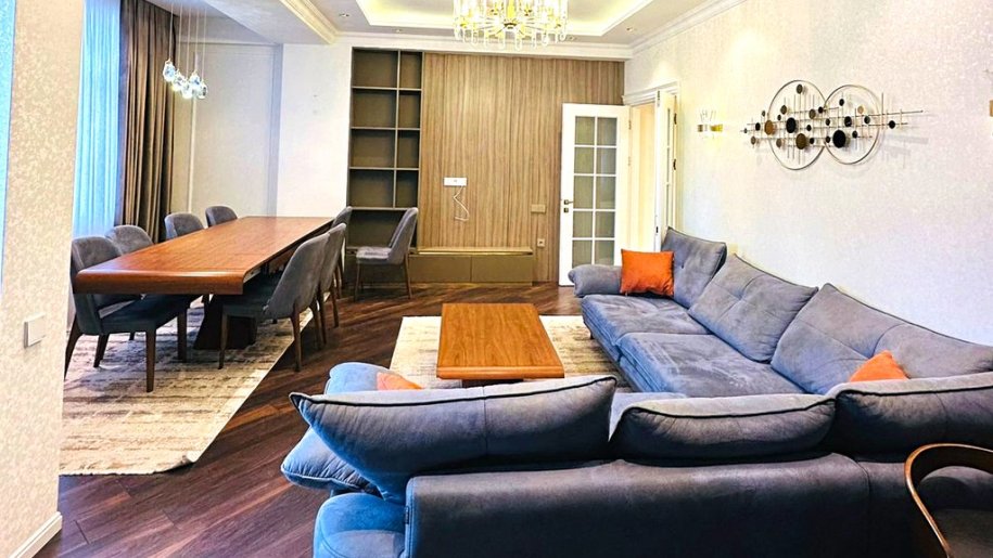 Satılır 4 otaqlı yeni tikili, 134 m², Qara Qarayev m.-3