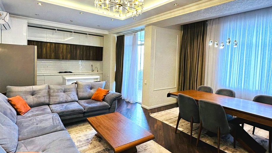 Satılır 4 otaqlı yeni tikili, 134 m², Qara Qarayev m.-4