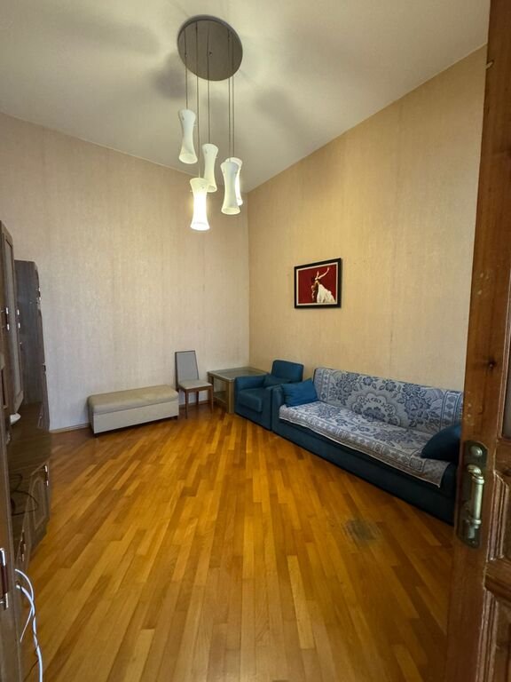 Satılır 5 otaqlı köhnə tikili, 79 m², 28 May m.-9