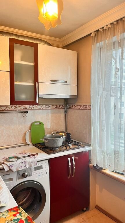 Kirayə verilir 1 otaqlı köhnə tikili, 30 m², Elmlər Akademiyası m.-4