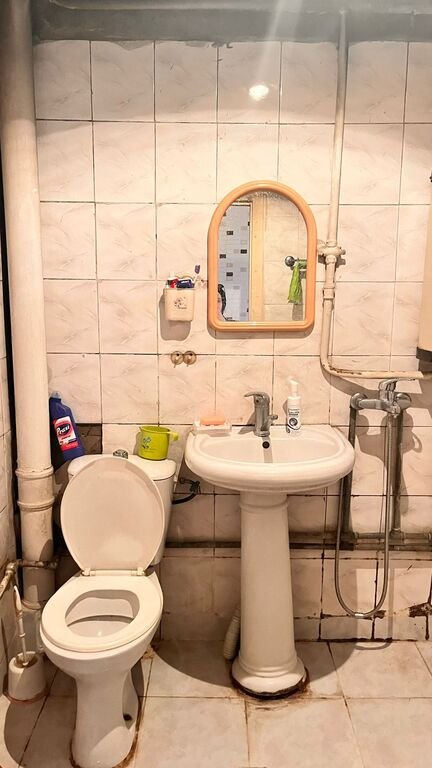 Kirayə verilir 1 otaqlı köhnə tikili, 30 m², Elmlər Akademiyası m.-7