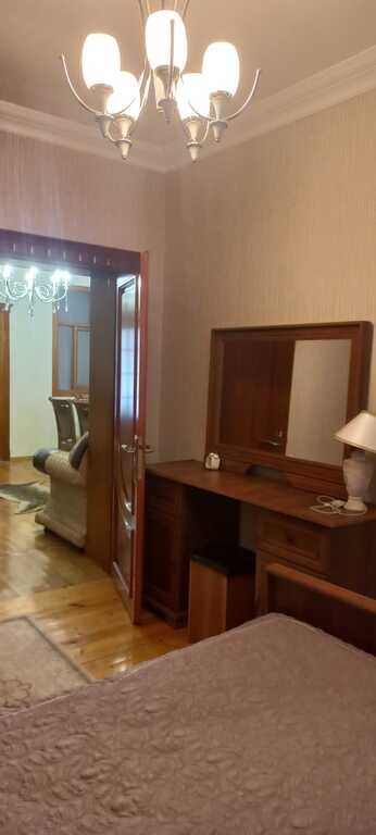 Kirayə verilir 4 otaqlı köhnə tikili, 105 m², 8 noyabr-6