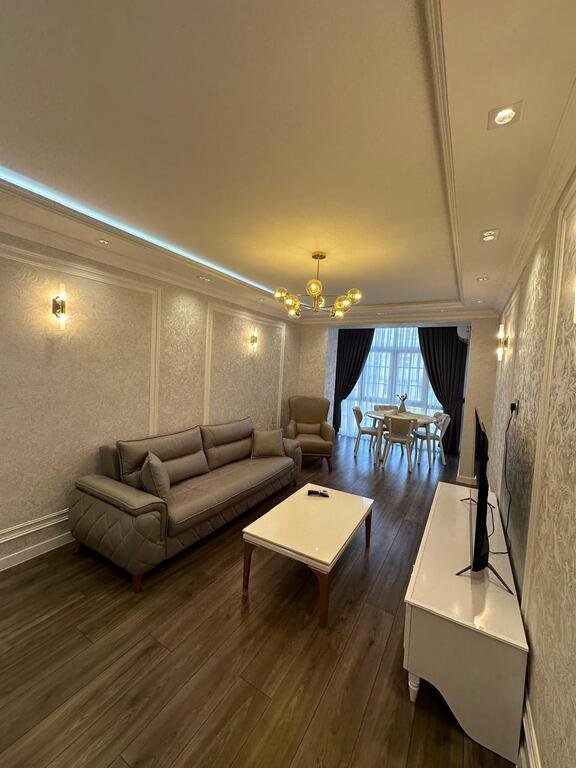 Kirayə verilir 3 otaqlı yeni tikili, 120 m², Sahil m.-2