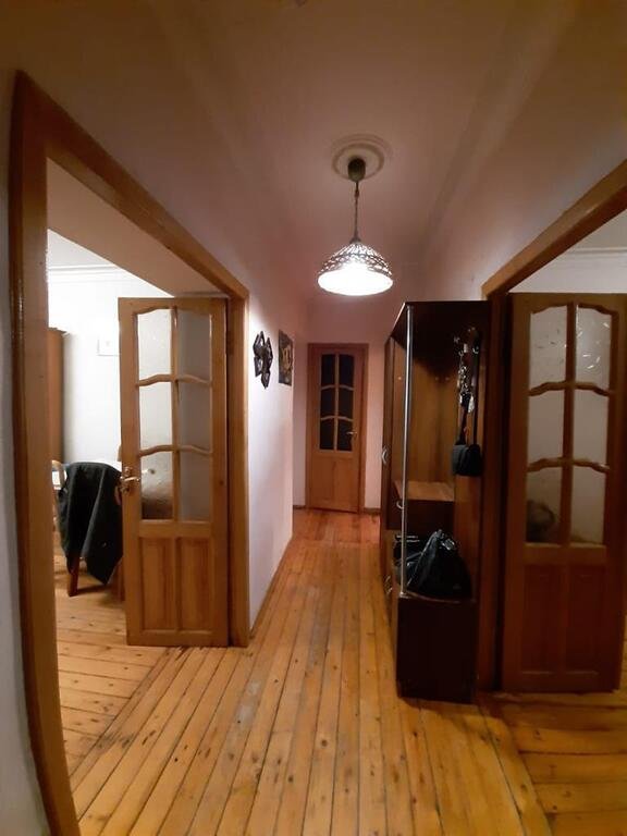 Kirayə verilir 3 otaqlı köhnə tikili, 65 m², Xalqlar dostluğu m.-5