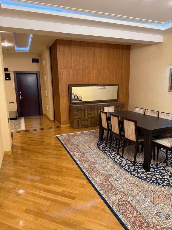 Kirayə verilir 4 otaqlı yeni tikili, 240 m², Gənclik m.-3