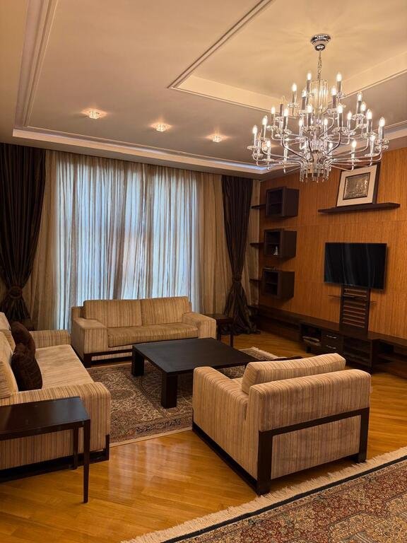 Kirayə verilir 4 otaqlı yeni tikili, 240 m², Gənclik m.-5