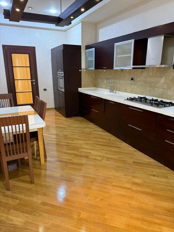 Kirayə verilir 4 otaqlı yeni tikili, 240 m², Gənclik m.-11