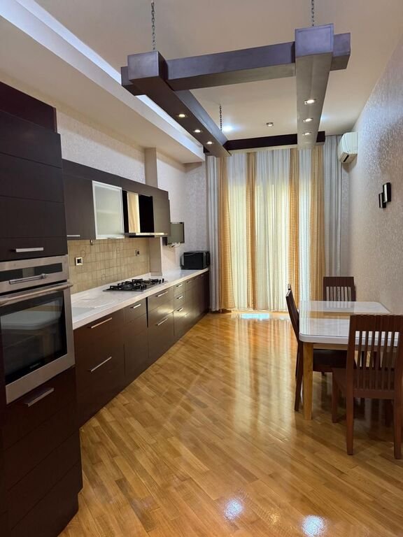 Kirayə verilir 4 otaqlı yeni tikili, 240 m², Gənclik m.-12