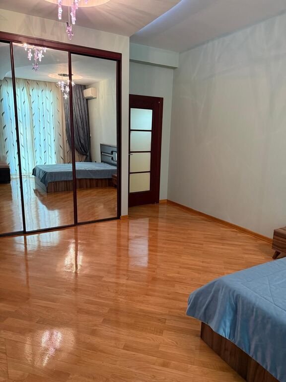 Kirayə verilir 4 otaqlı yeni tikili, 240 m², Gənclik m.-14