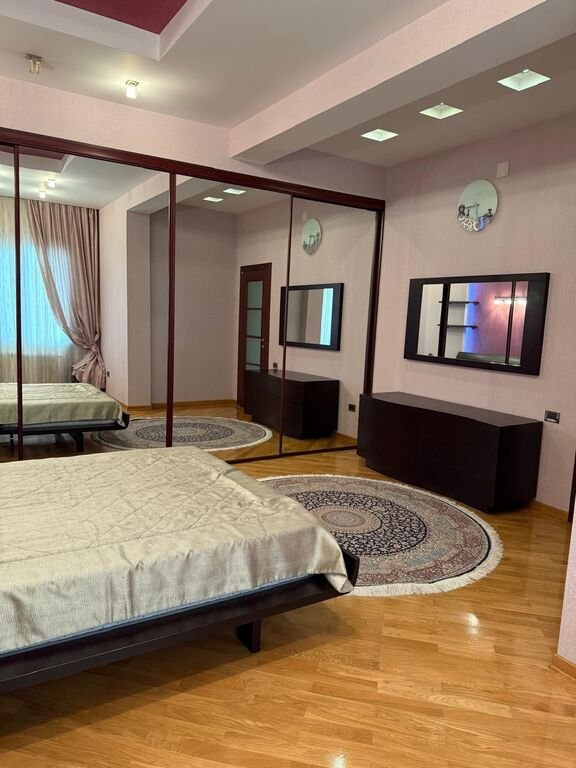 Kirayə verilir 4 otaqlı yeni tikili, 240 m², Gənclik m.-15