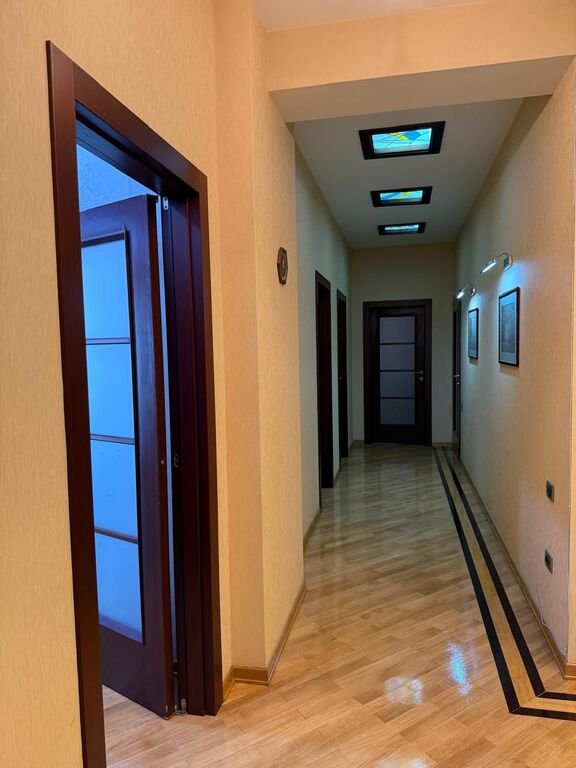Kirayə verilir 4 otaqlı yeni tikili, 240 m², Gənclik m.-19